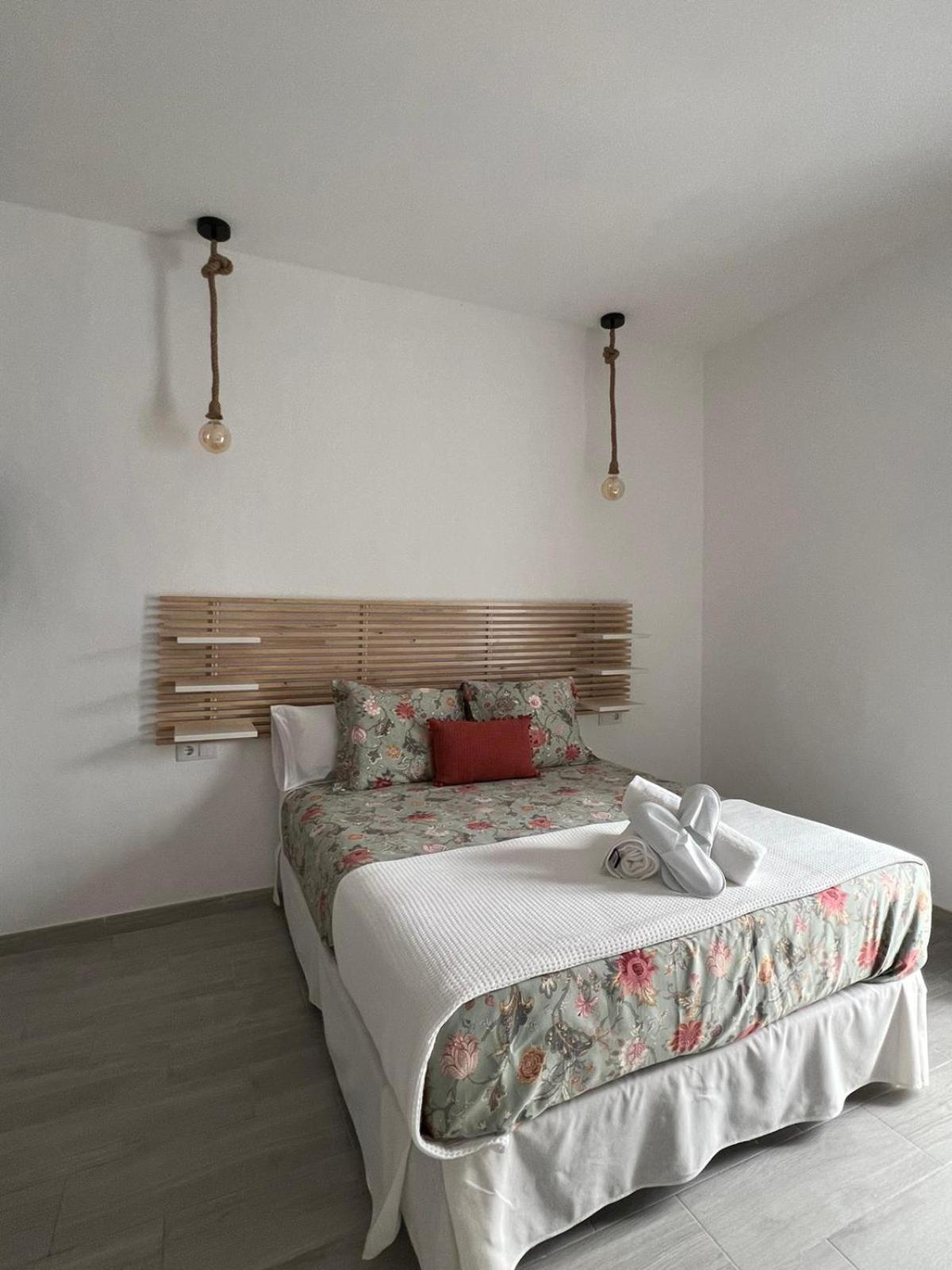 Apartamentos Turisticos A.Parra 赫雷斯 外观 照片